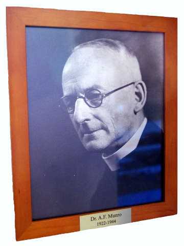 Dr A. F. Munro